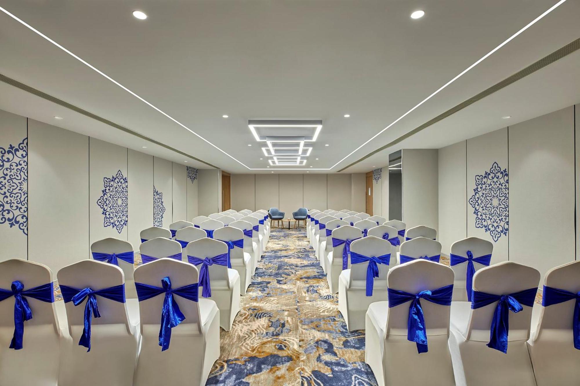 Holiday Inn Express Bengaluru Bommasandra By Ihg Kammasandra 외부 사진