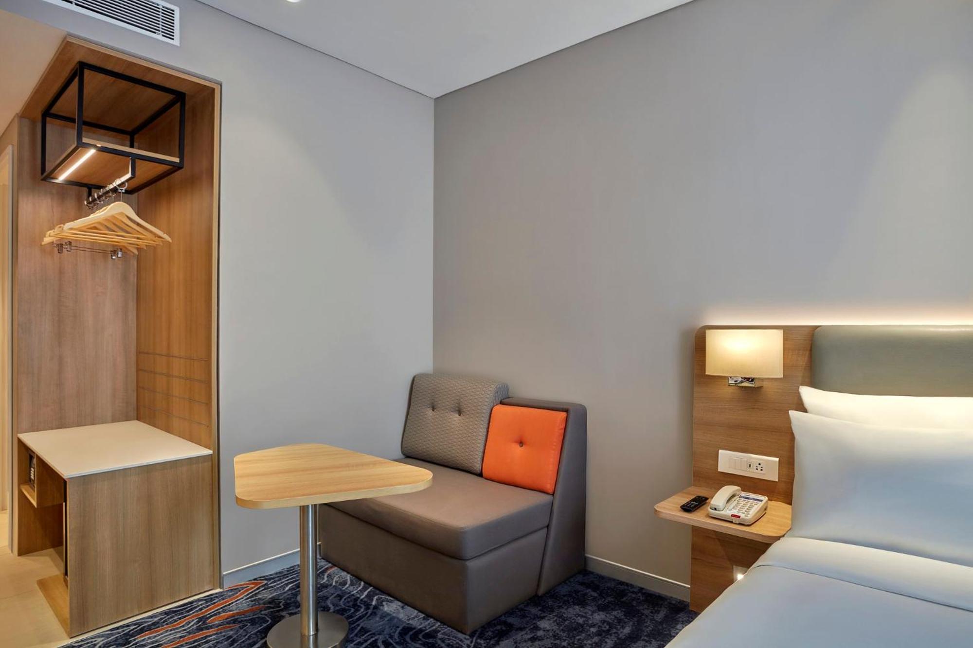 Holiday Inn Express Bengaluru Bommasandra By Ihg Kammasandra 외부 사진