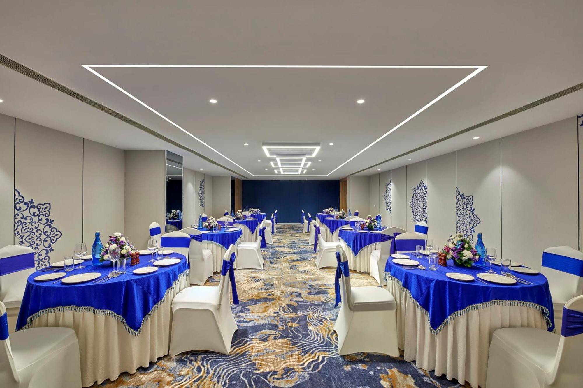 Holiday Inn Express Bengaluru Bommasandra By Ihg Kammasandra 외부 사진